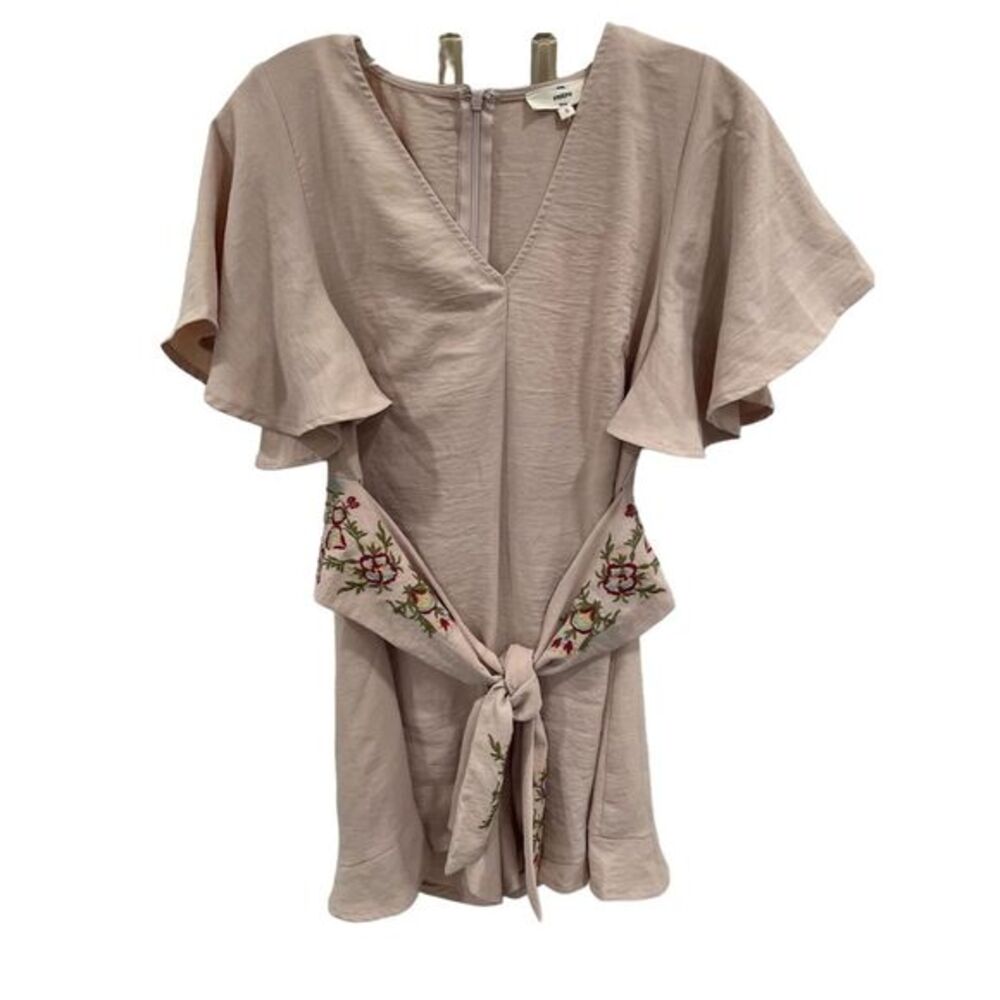 Entro Women's tan‎ Embroidered Romper Size Small Short Sleeve Summer Casual Chic